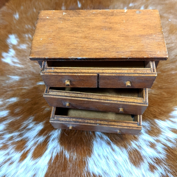 Vintage Dollhouse Furniture Baby Crib, Sofa, And Dresser Miniature Three Pieces - Picture 5 of 13